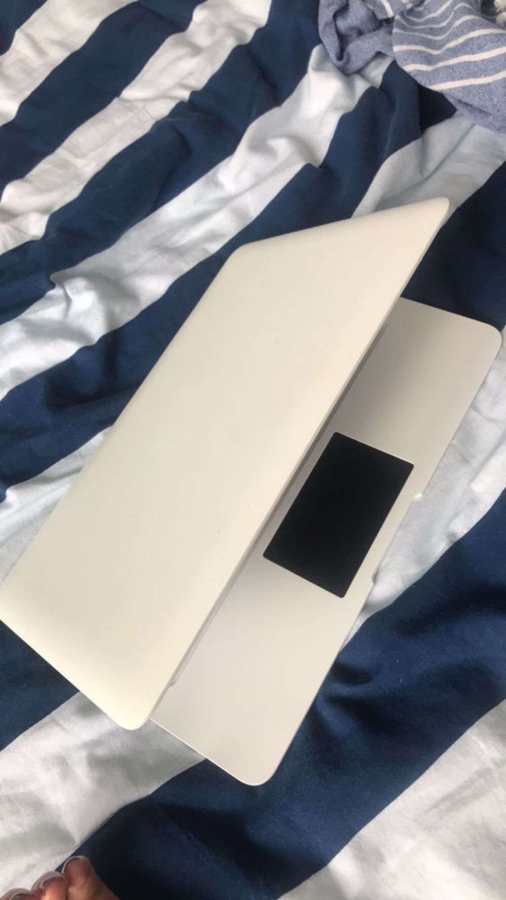 Netbook blanc Téléphones et tablettes