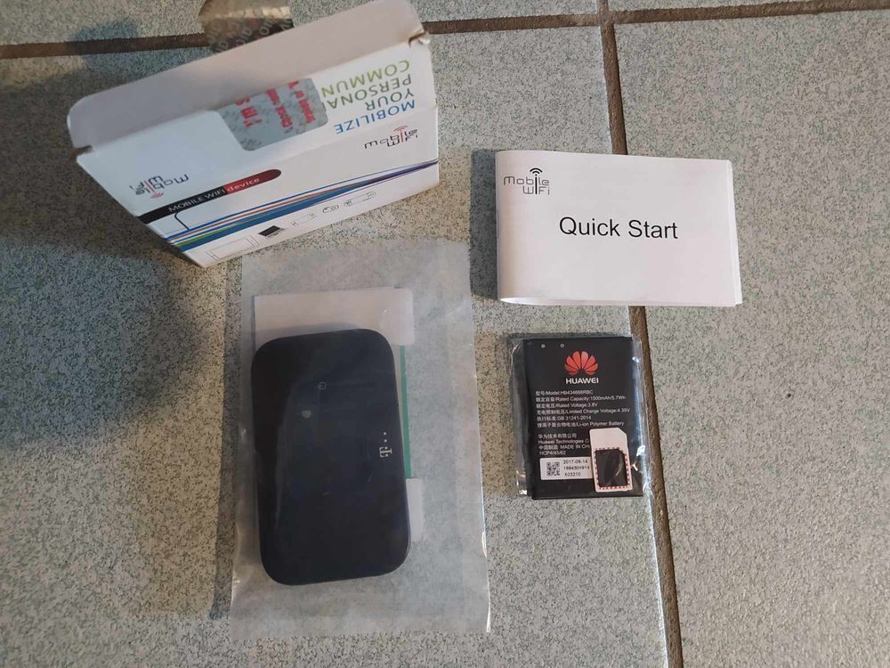 Point d'acc&egrave;s Wi-Fi 4G mobile HUAWEI - Noir
Matériel informatique
