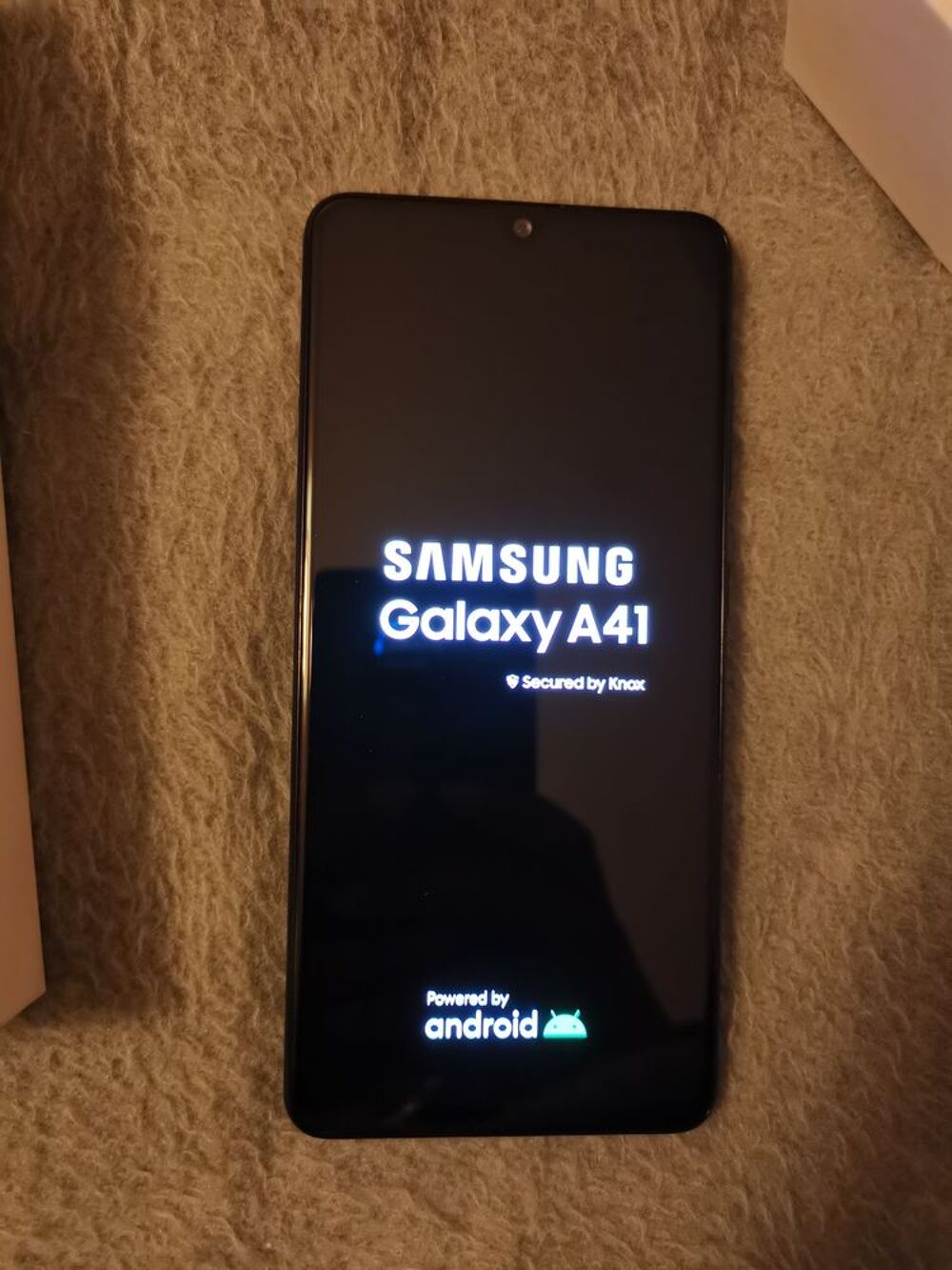 T&eacute;l&eacute;phone portable Samsung Galaxy A41 noir prismatique, 64GB Téléphones et tablettes