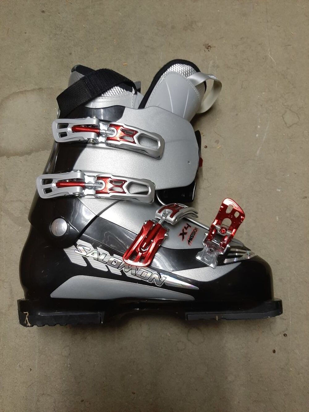 CHAUSSURES DE SKI. Sports