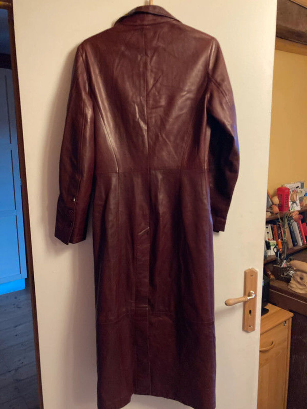 Long manteau en agneau, cuir souple
Vêtements