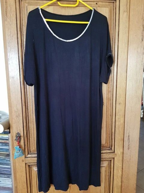 Robe t shirt en coton noir et strass neuve mesure aisselles  10 Viriat (01)