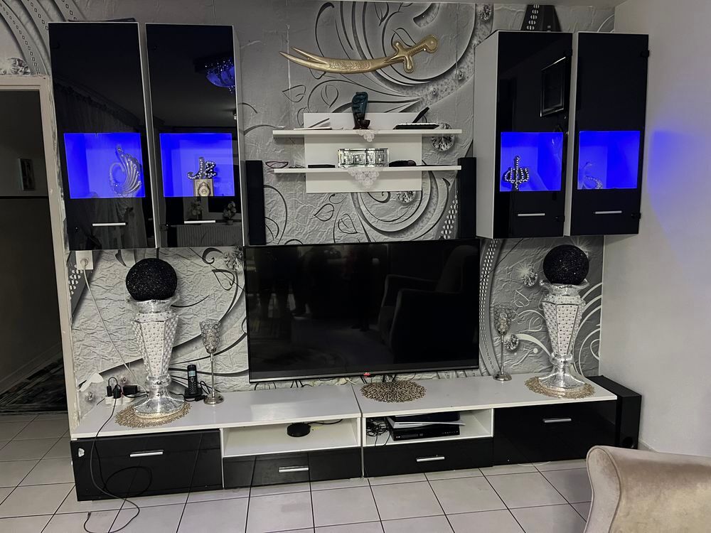 Meuble salon avec &eacute;tag&egrave;re mural en LED NOIR Meubles