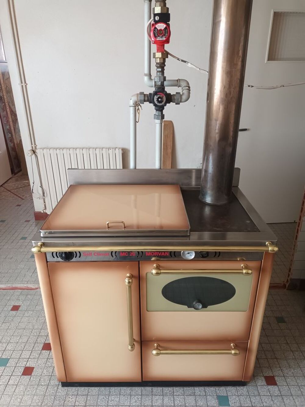 cuisini&egrave;re &agrave; bois ,chauffage central Cuisine