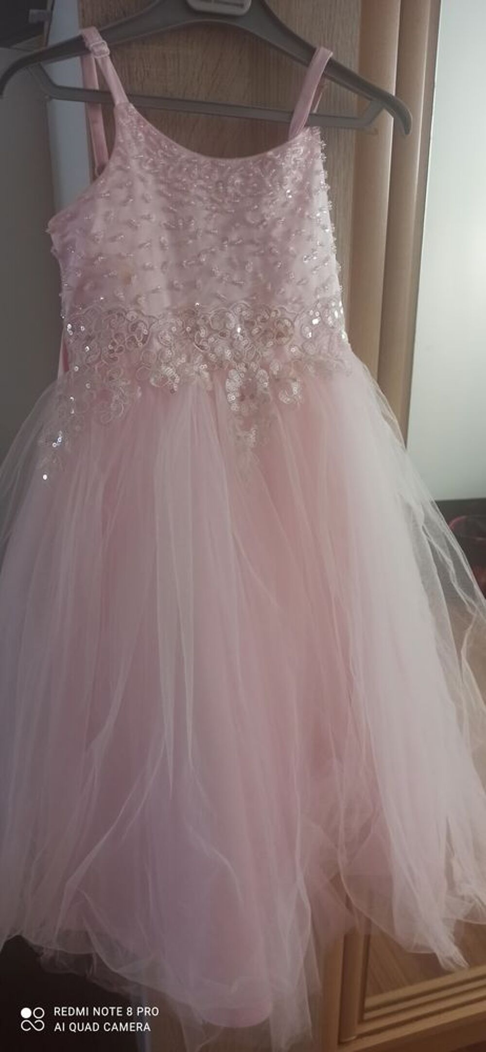 Robe cort&egrave;ge Vêtements