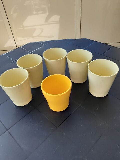 Lot 6 Cache-pots Fleurs Jaunes. 10 Le Vernois (39)