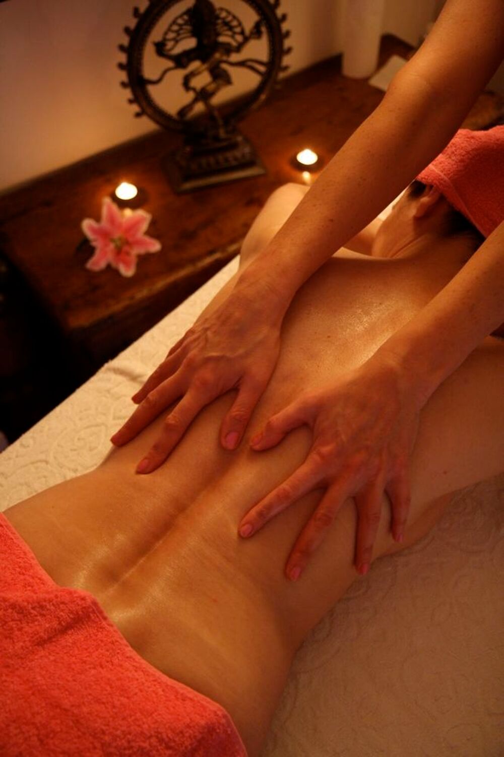   Frist class massage exclusivement à domicile 