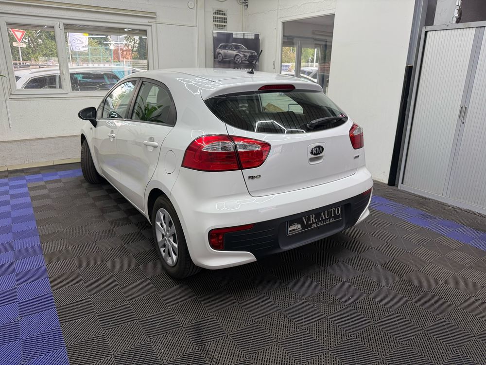 Rio 1.1 CRDi 75 Motion 2016 occasion 69120 Vaulx-en-Velin
