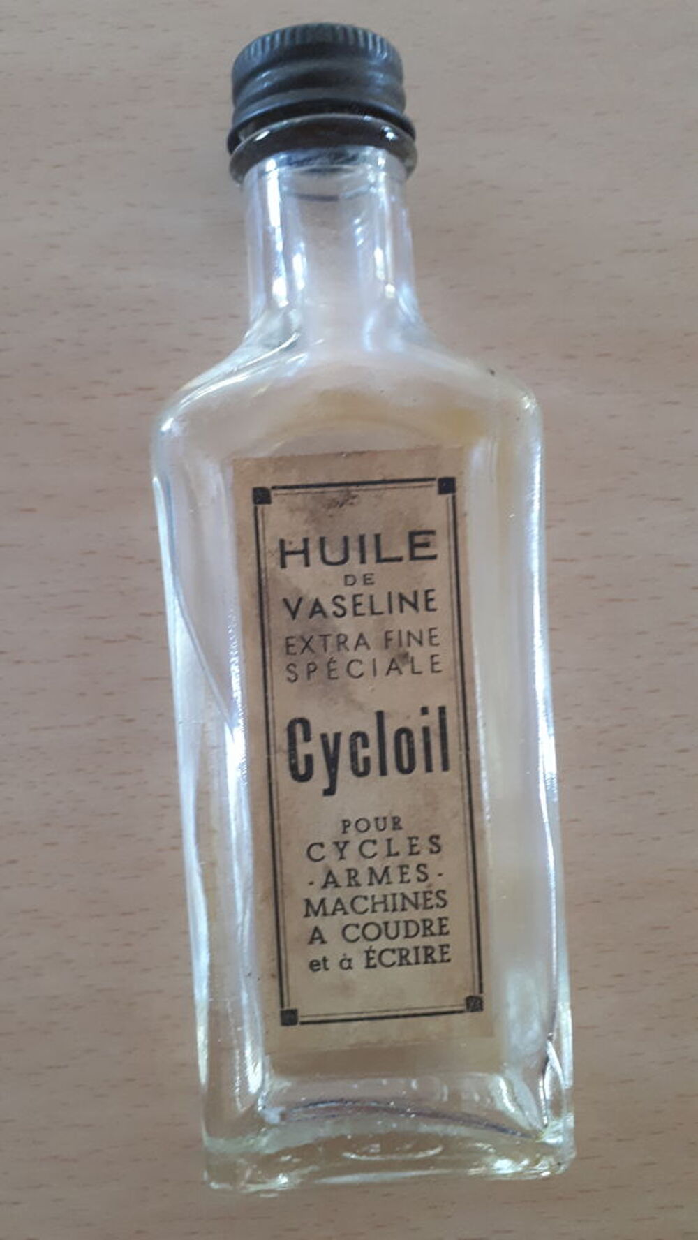 Ancienne bouteille " Cycloil " huile vaseline 