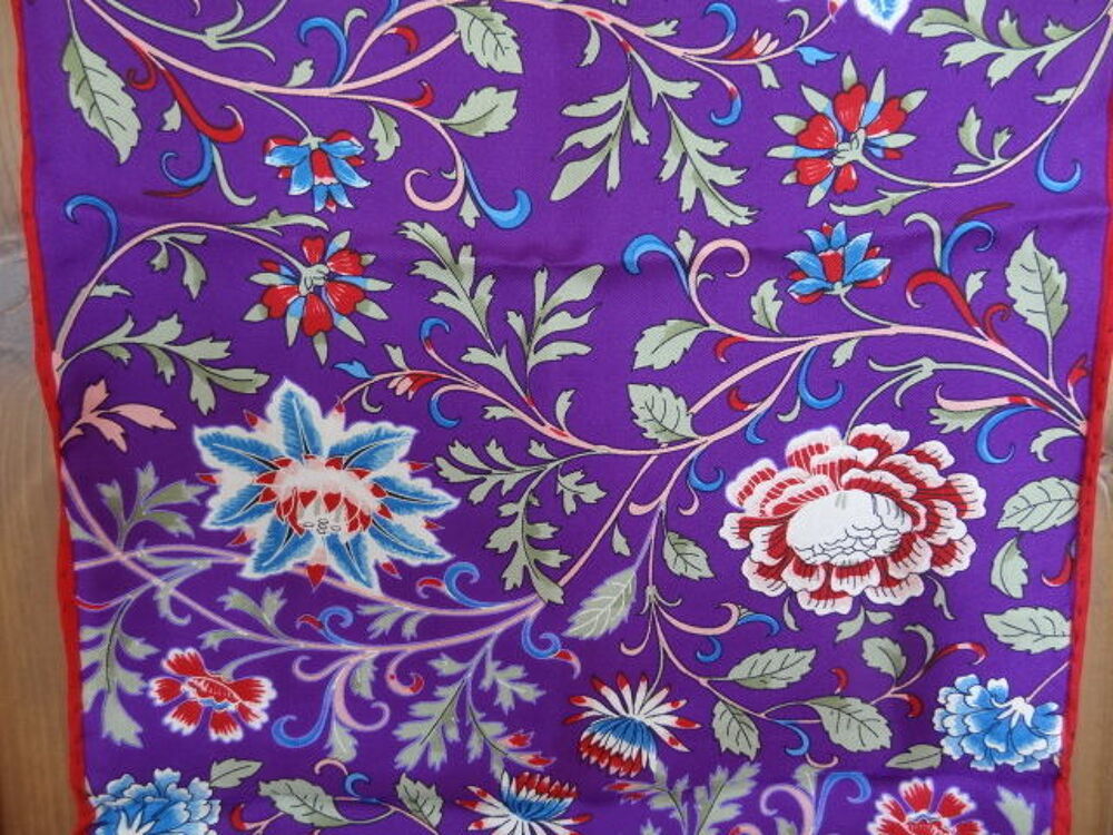 cadeau &agrave; offrir foulard / &eacute;charpe en soie NEUF Maroquinerie