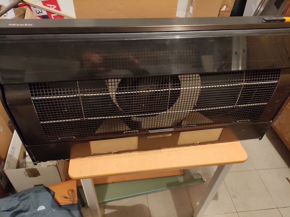 hotte apirante ... 1.00 m..::MIELE;;tres bon etat Cuisine