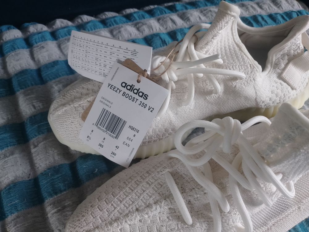 Adidas Yeezy boost 350 v2 neuve Chaussures