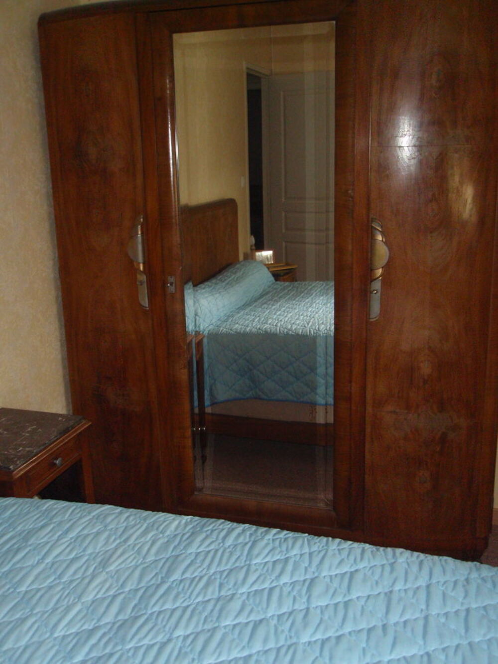 Chambre &agrave; coucher ronce de noyer Meubles