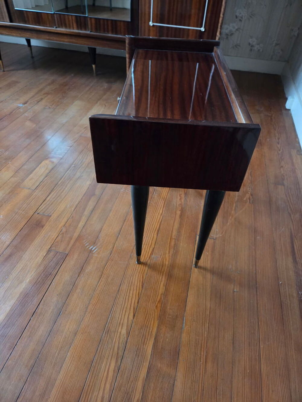 Armoire et chevet en palissandre Meubles