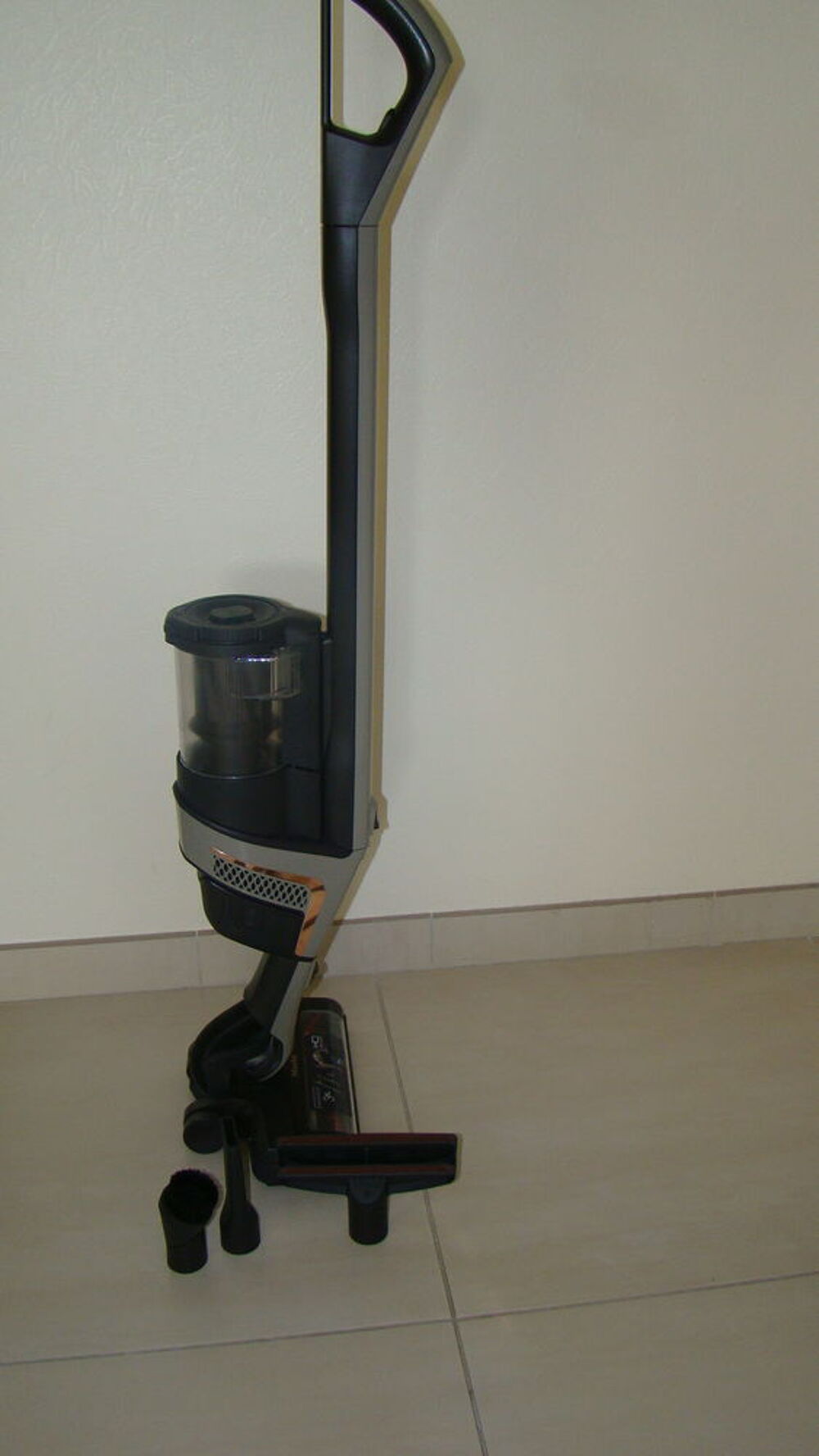 ASPIRATEUR BALAI MIELE Electroménager