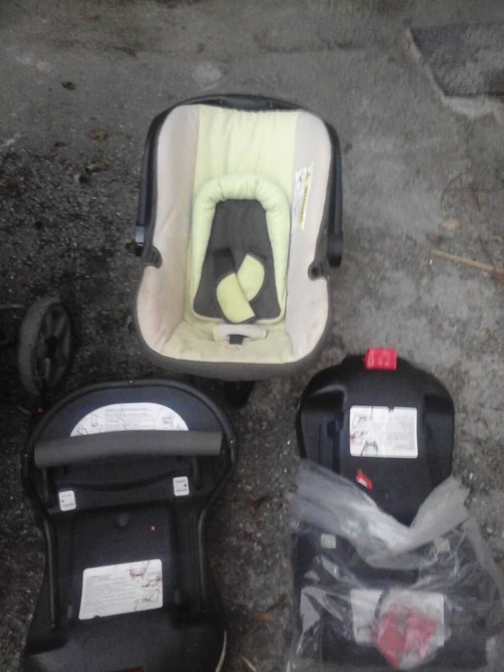 si&egrave;ge coque voiture b&eacute;b&eacute;
Puériculture