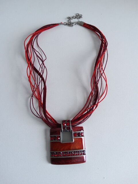 COLLIER fantaisie rouge 5 Saint-Etienne (42)