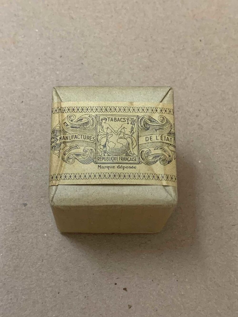 Paquet de tabac troupes fran&ccedil;ais WW2 