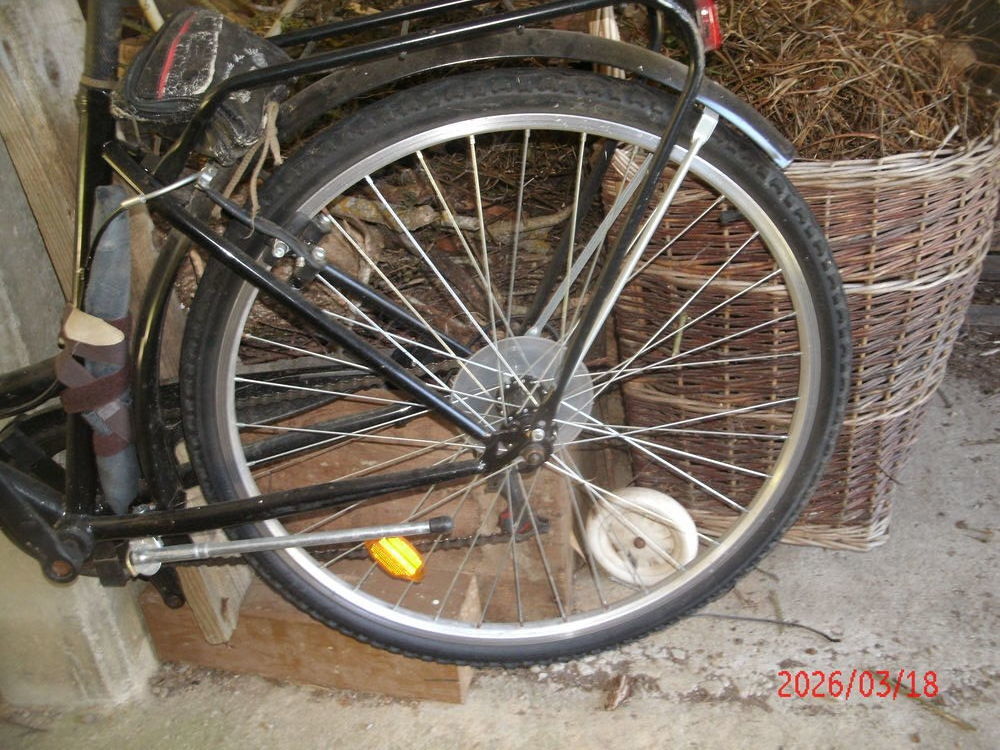 v&eacute;lo de ville sans barre horizontale. Vélos