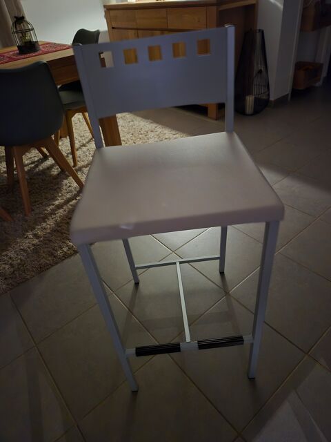 Lot de 4 chaises hautes de cuisine
150 Saint-Blaise (74)