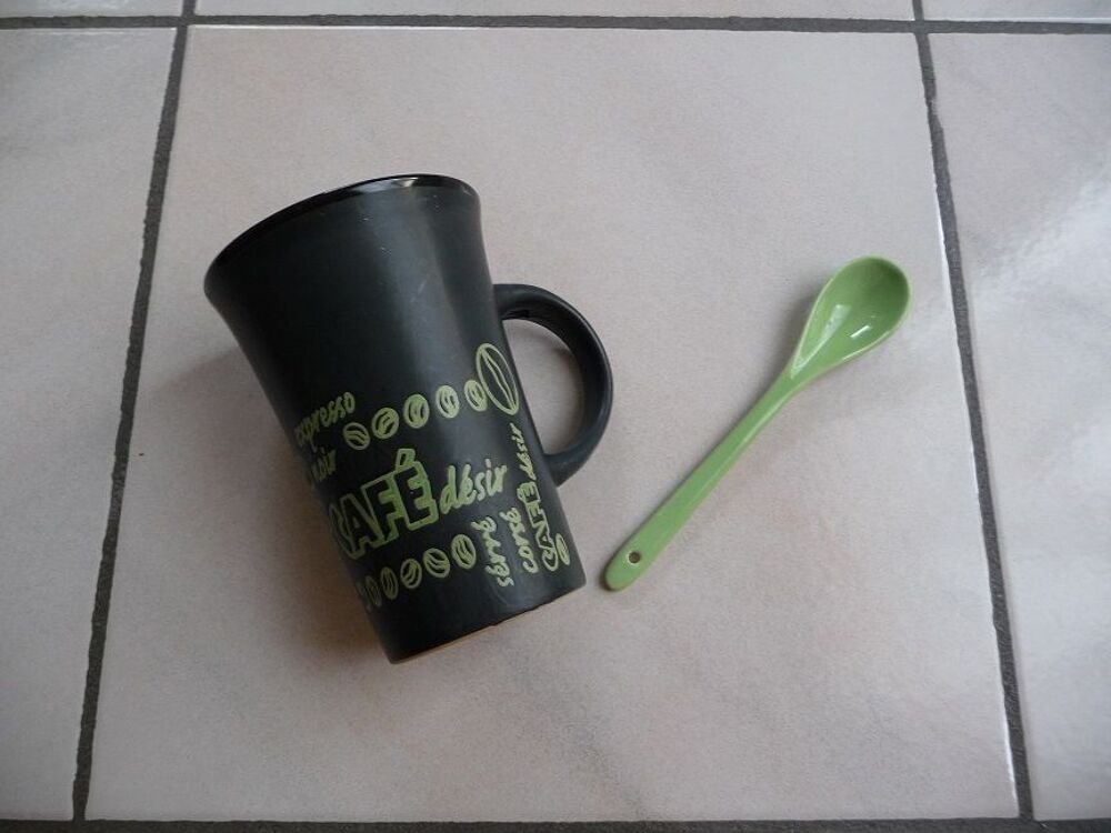 Tasse ou Mug taille XXL avec cuill&egrave;re assortie - Neuves Cuisine