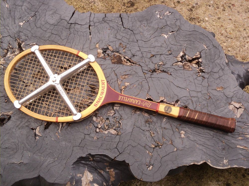 Raquette de Tennis Vintage Snauwaert " Lady Caravelle ". Sports