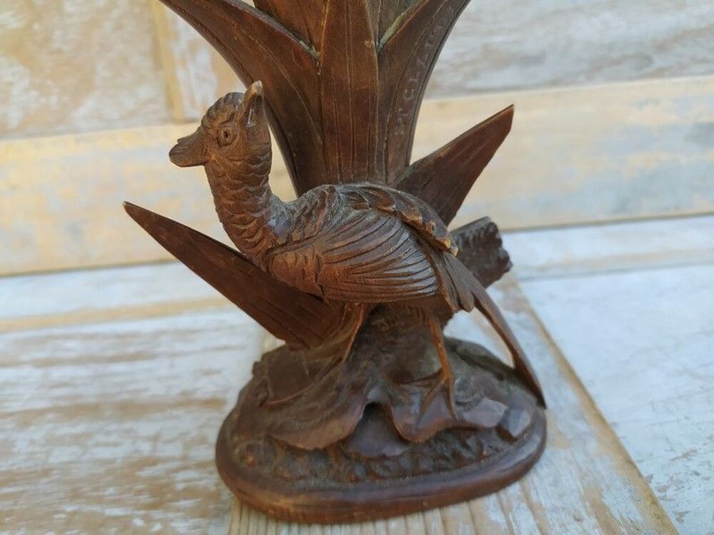 Support Soliflore Bois Sculpt&eacute; Oiseau For&ecirc;t Noire St Claude
Décoration