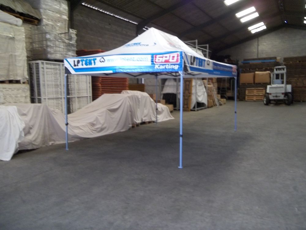 Barnum pliant 3 m x 4,50 m (toit PVC). Bricolage