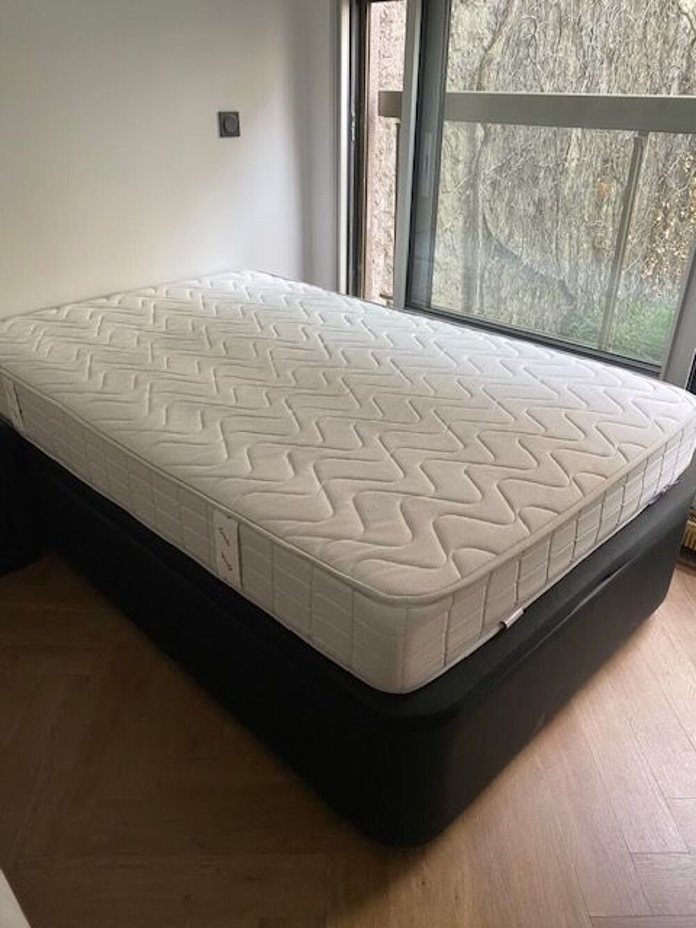 2 lits coffres 120x190 tr&egrave;s bon &eacute;tat Meubles