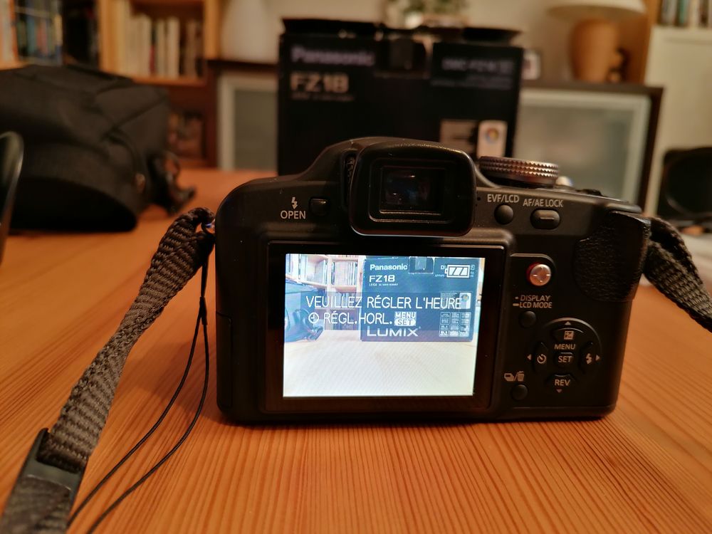 Panasonic Lumix DMC-FZ18 avec accessoires Photos/Video/TV