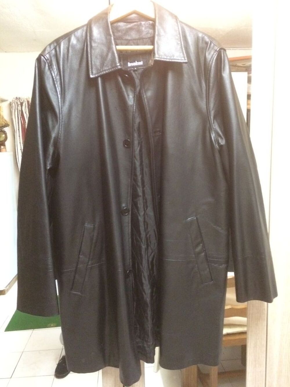 veste cuir en bon &eacute;tat Vêtements