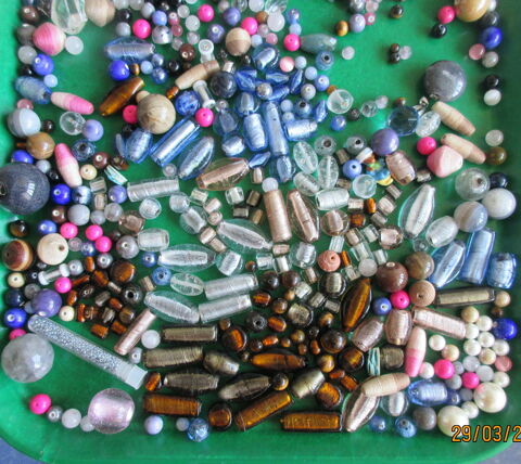 lot de perles en vrac   15 Paris 14 (75)