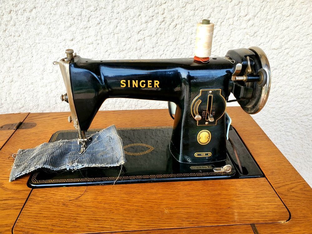 Machine &agrave; coudre SINGER &eacute;lectrique 1954 Electroménager