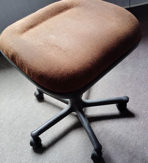 sige tabouret de type  dactylo,  roulettes 15 Pontoise (95)