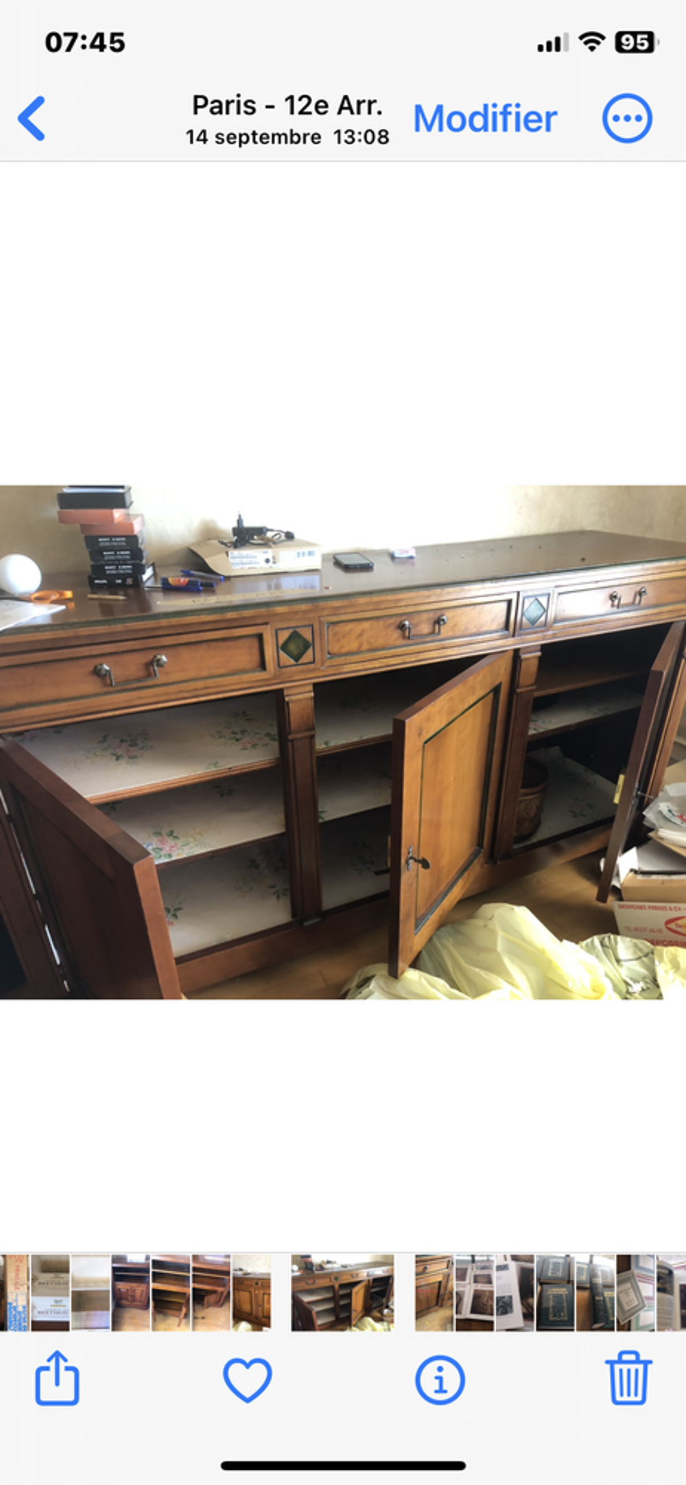 Un meuble enfilade en bois Meubles