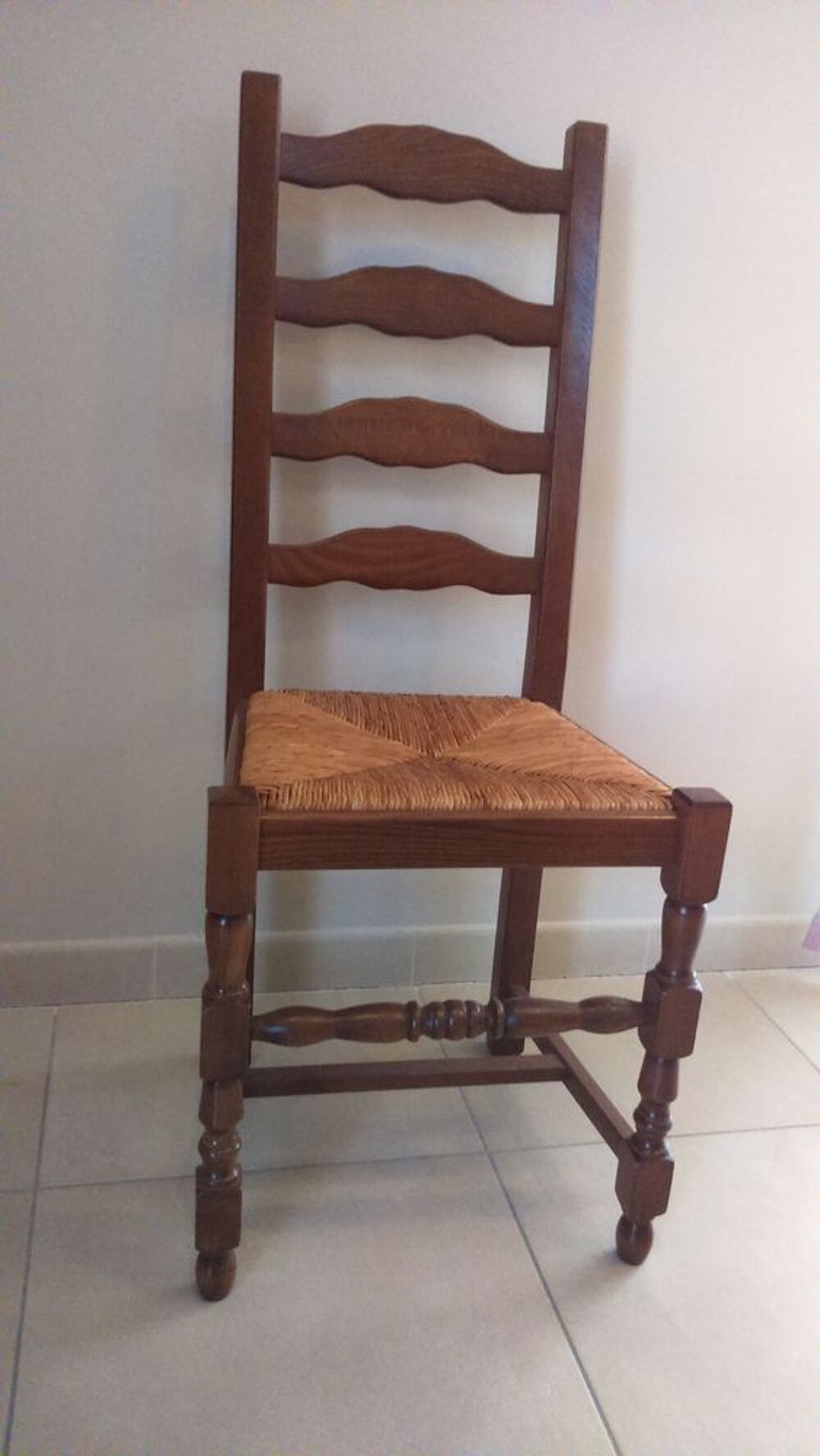 Table et 4 chaises Meubles