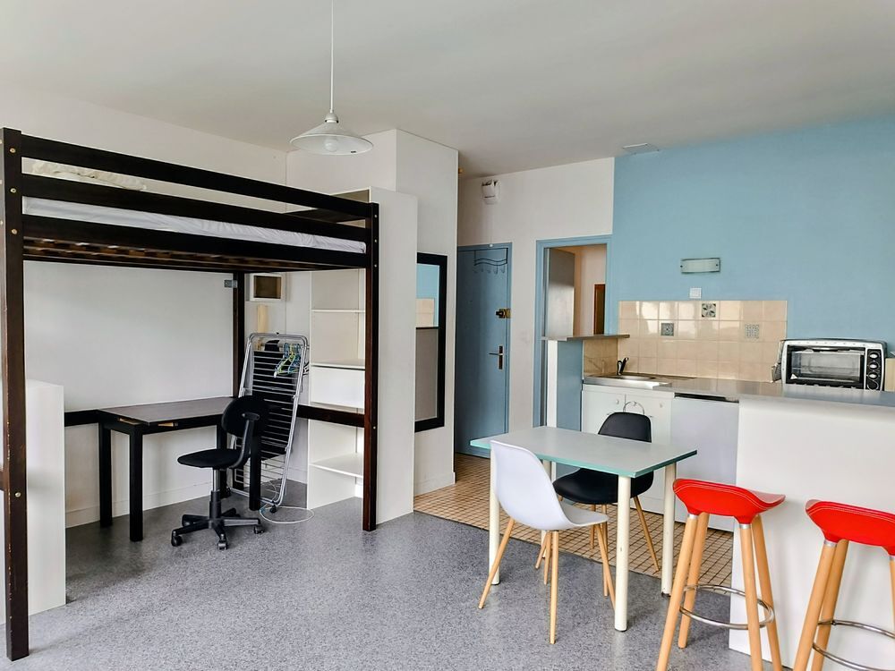 Location Appartement Grand Studio meublé calme,clair république 31 m2 + mezzanine Nantes