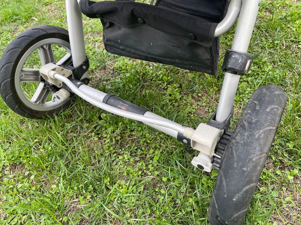 Duo Poussette sportive 3 roues et nacelle Jan&eacute; Pu�riculture