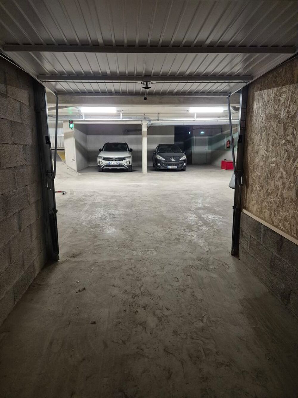 Location Parking/Garage BOX +PARKING SECURISE Saint-laurent-du-var