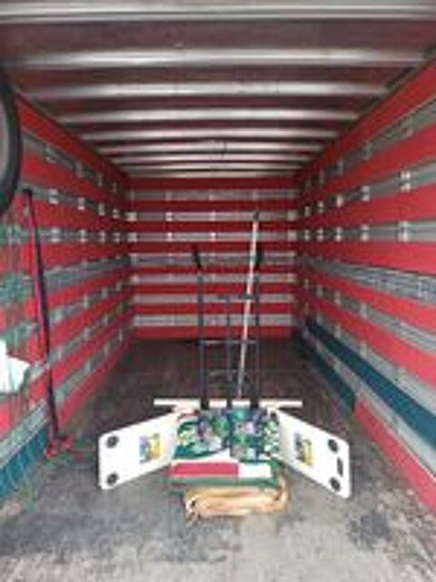   camion 20m3 avec hayon et conducteur 