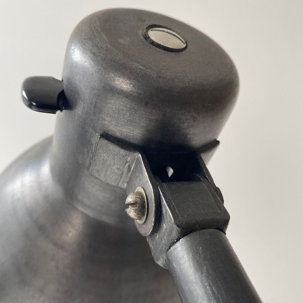 ANCIENNE LAMPE DE BUREAU BAUHAUS "&nbsp;KANDEM&nbsp;"
D�coration