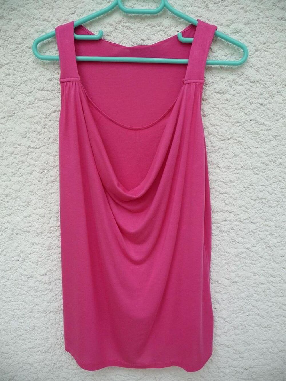 Tunique ou tee-shirt fuchsia col arrondi T. 38 - Neuf Vtements