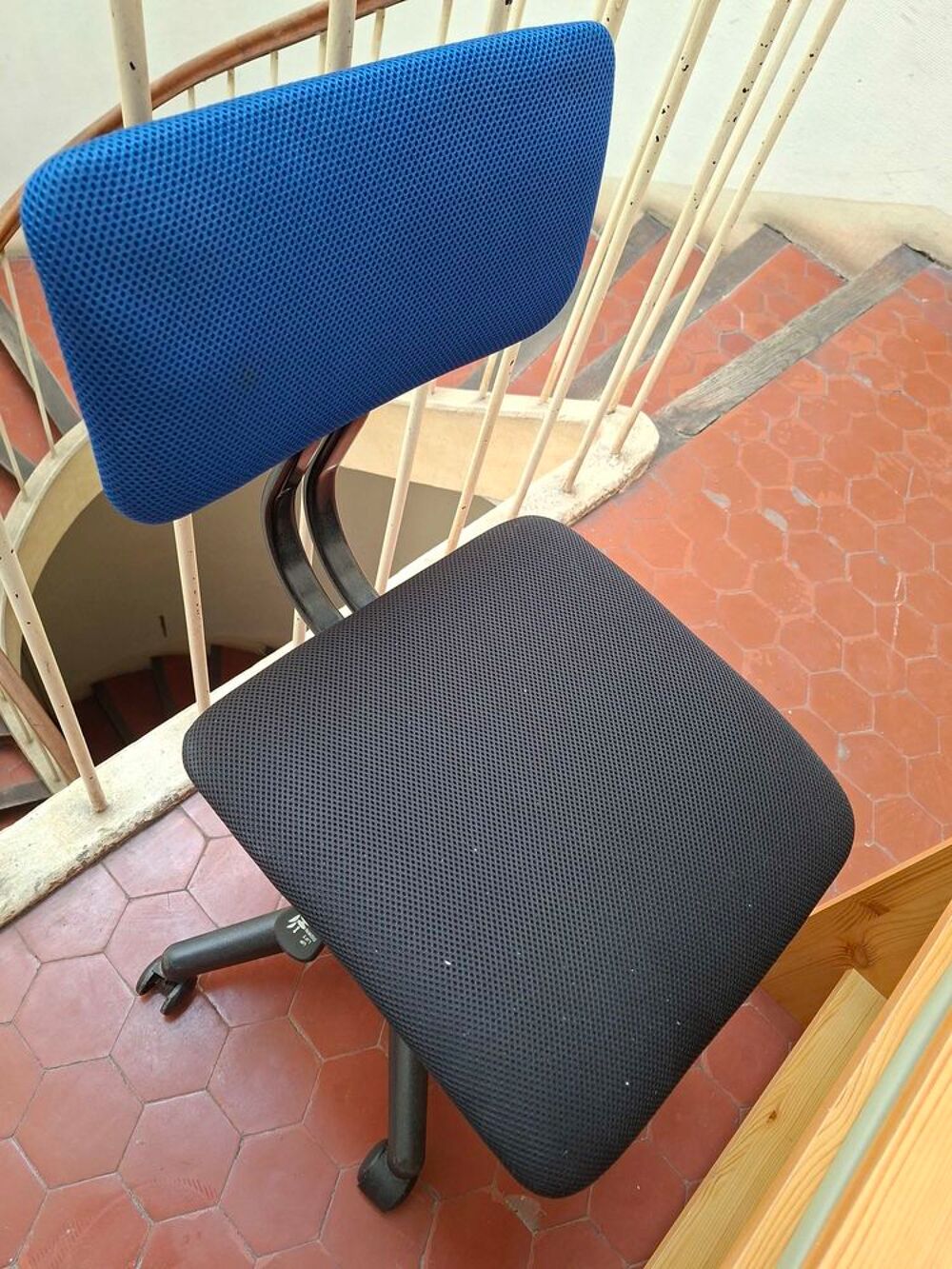 Ensemble bureau et chaisse Meubles