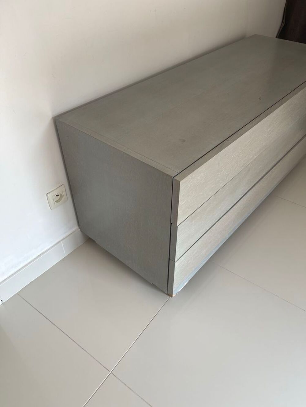 Commode en bois massif Meubles
