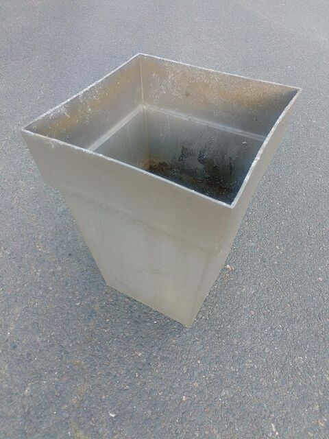 Pot de fleur haut carr� h 55 cm 10 Beauchamp (95)