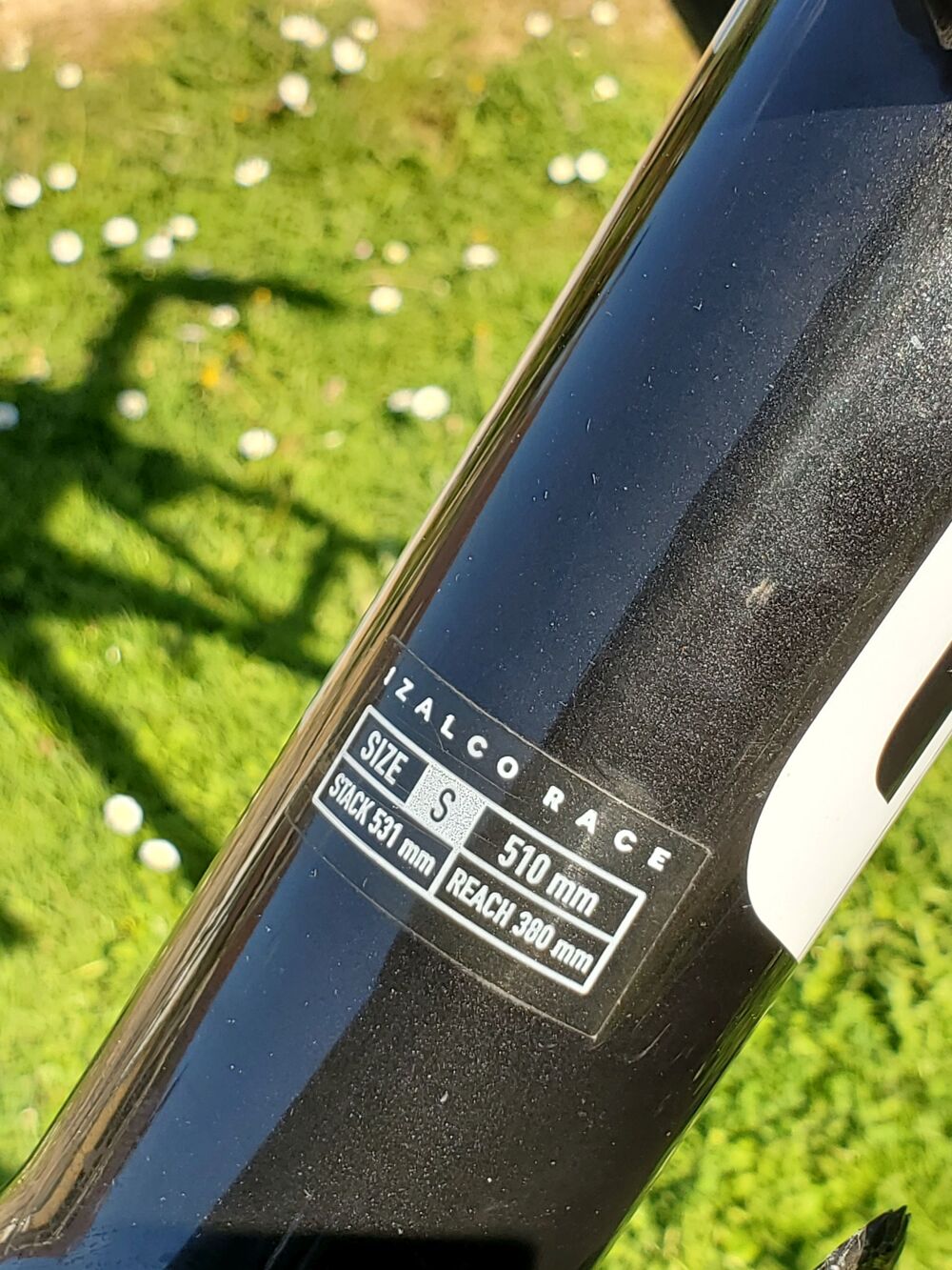 Velo FOCUS tout carbone shimano ULTEGRA
avec accessoires
Vélos
