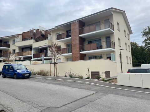  Parking / Garage � louer 17 m� Claix