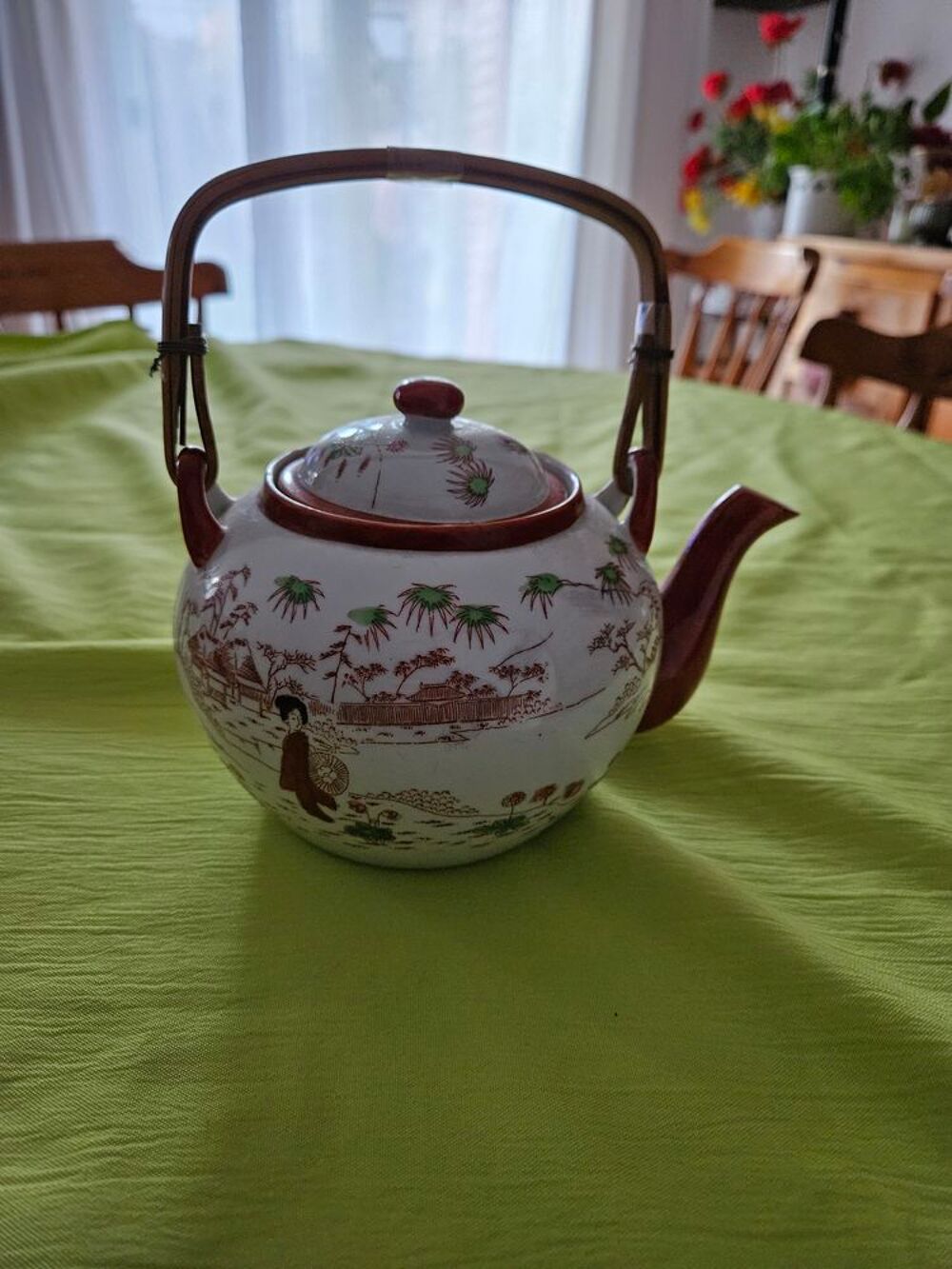 Th&eacute;i&egrave;re japonaise vintage en porcelaine Tr&egrave;s bon &eacute;tat&middot; Décoration
