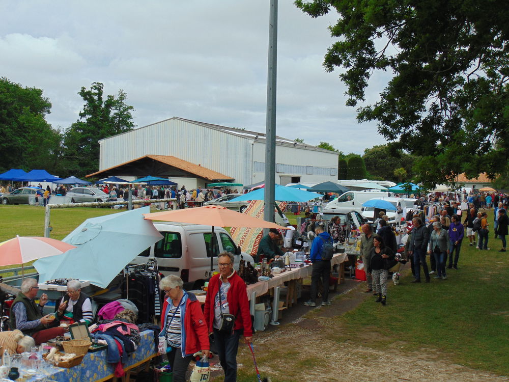 Brocante, vide greniers Vide grenier, march aux puces, braderie