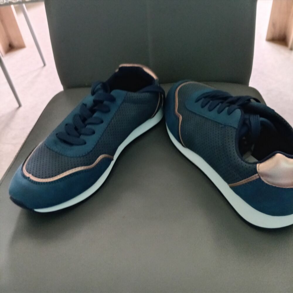 Paire de basket femme neuve jamais port&eacute;e Chaussures
